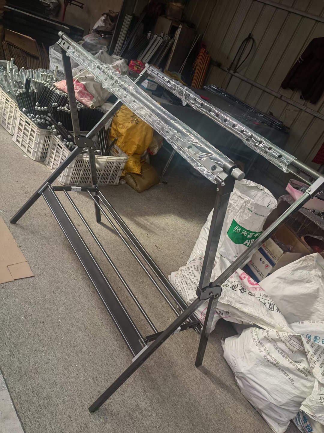 Aluminium alloy clothes drying rack