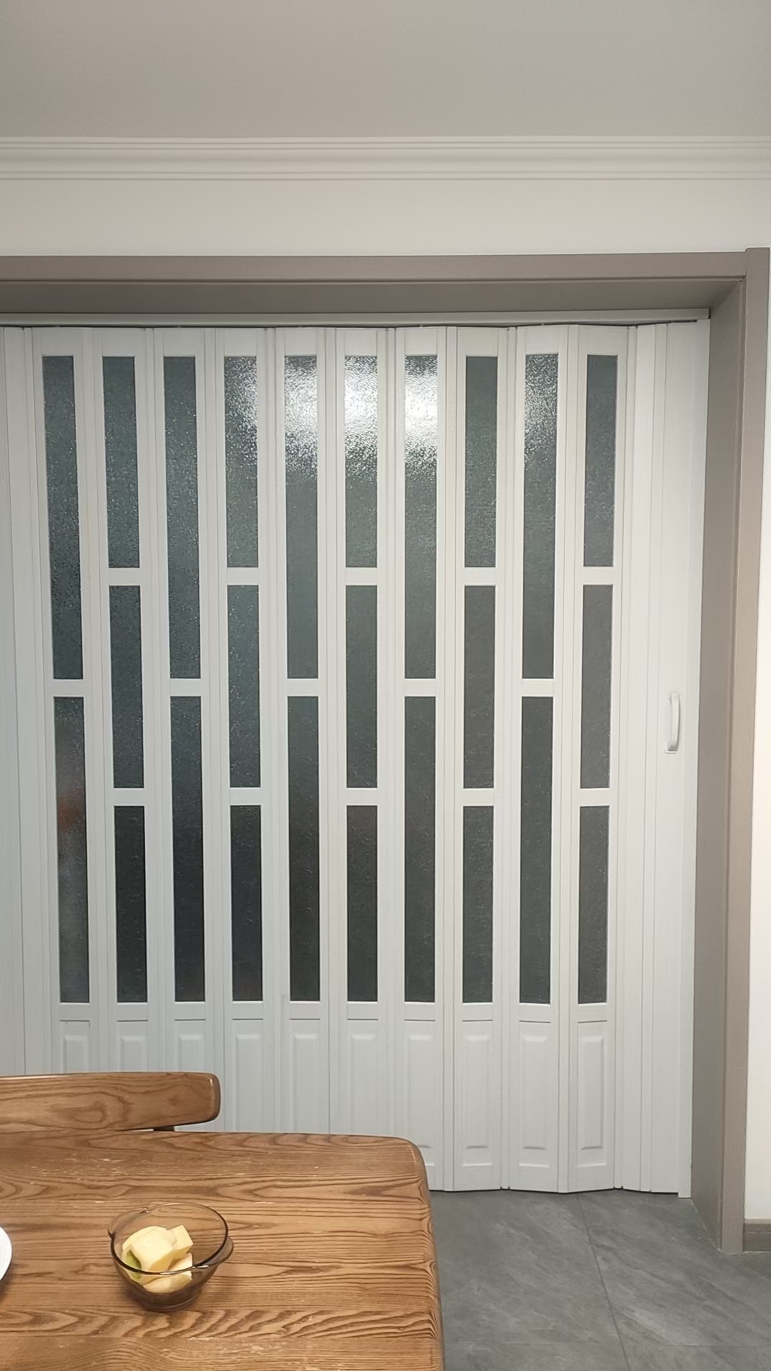 Aluminum alloy folding door